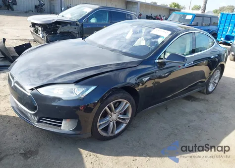 2015 Tesla Model S 60/70/85 z USA, uszkodzony, nr VIN 5YJSA1H18FF096477